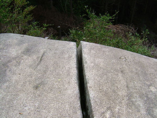 蛤岩。格好のフィストクラック！？