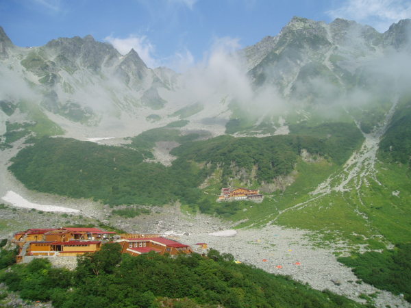 嵐の前、好天の涸沢。