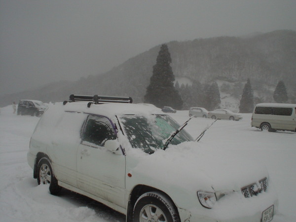 駐車場もこのありさまでした。