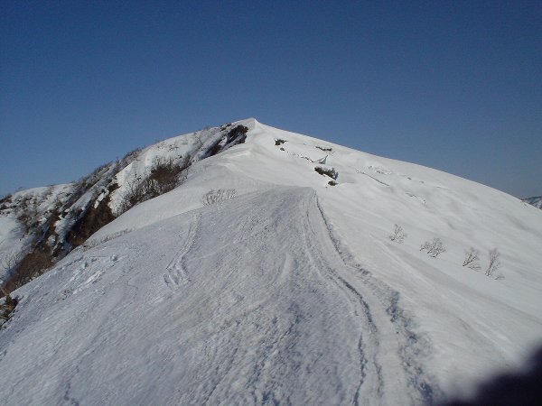 薙刀山へはもう少しだ。