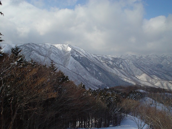 ビバークサイトから虎子山がきれいに見えた。