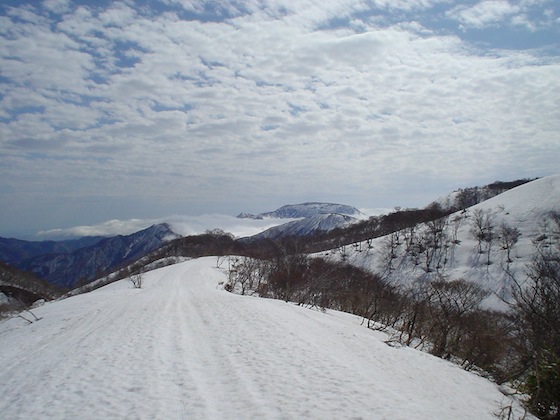 伊吹山、虎子山。