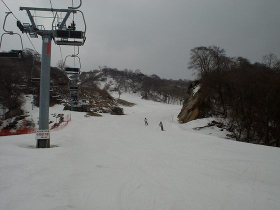 第10リフトは十分な積雪。