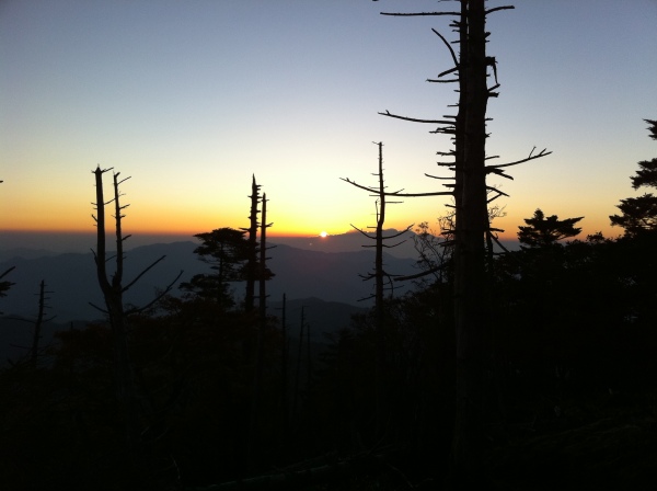 弥山山頂からのご来光。