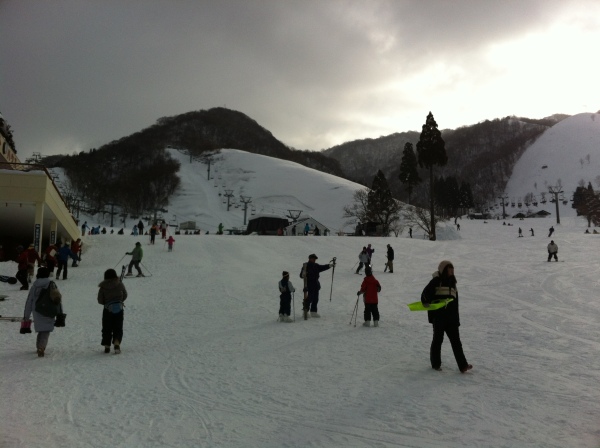 奥伊吹スキー場に初滑りに行ってきました。