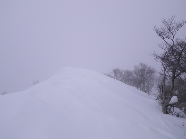 ブンゲン山頂。